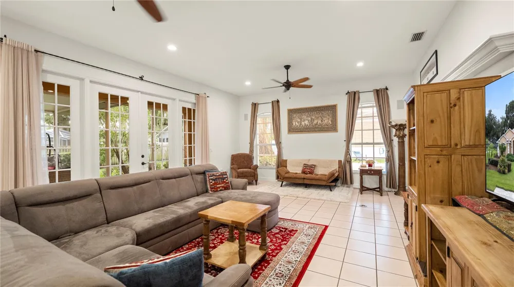 318 HAMILTON SHORES DRIVE NE Winter Haven, FL 33881