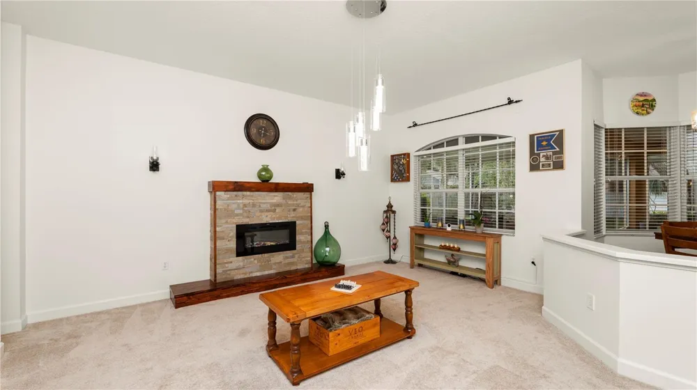318 HAMILTON SHORES DRIVE NE Winter Haven, FL 33881