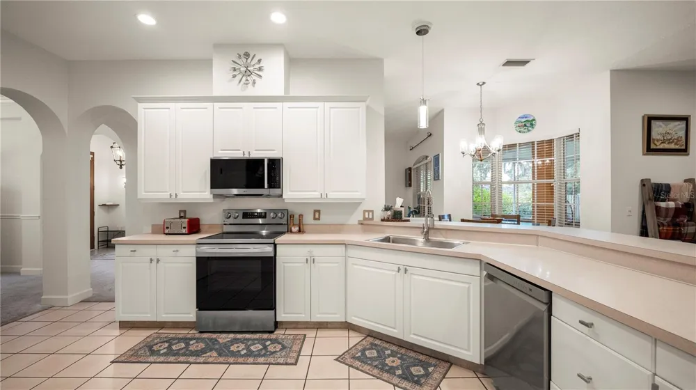 318 HAMILTON SHORES DRIVE NE Winter Haven, FL 33881