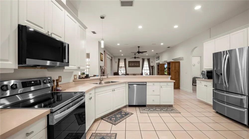 318 HAMILTON SHORES DRIVE NE Winter Haven, FL 33881