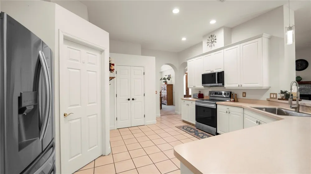 318 HAMILTON SHORES DRIVE NE Winter Haven, FL 33881