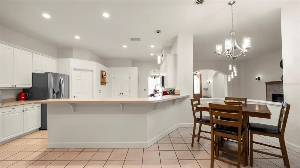 318 HAMILTON SHORES DRIVE NE Winter Haven, FL 33881