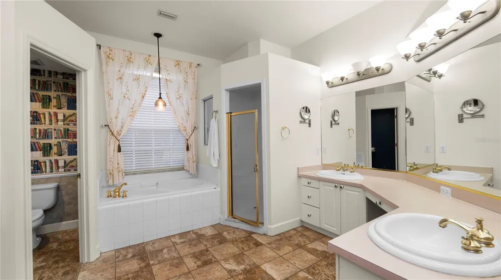 318 HAMILTON SHORES DRIVE NE Winter Haven, FL 33881