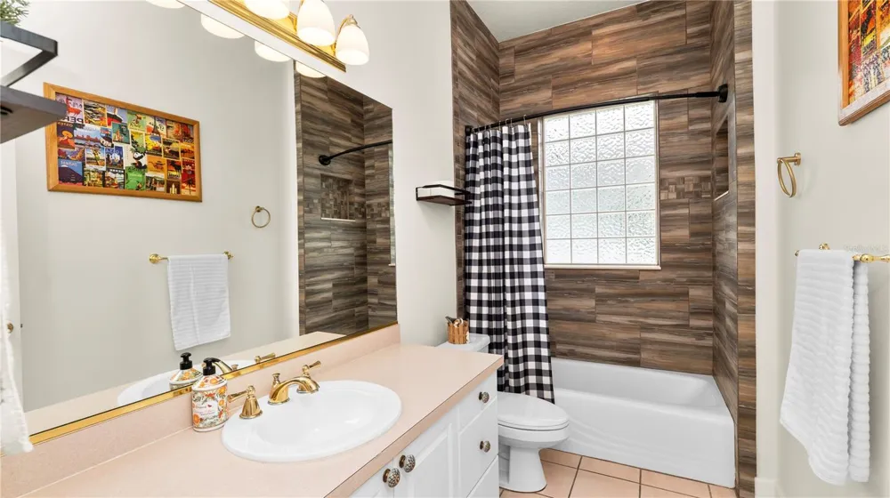 318 HAMILTON SHORES DRIVE NE Winter Haven, FL 33881