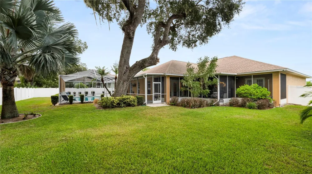 318 HAMILTON SHORES DRIVE NE Winter Haven, FL 33881