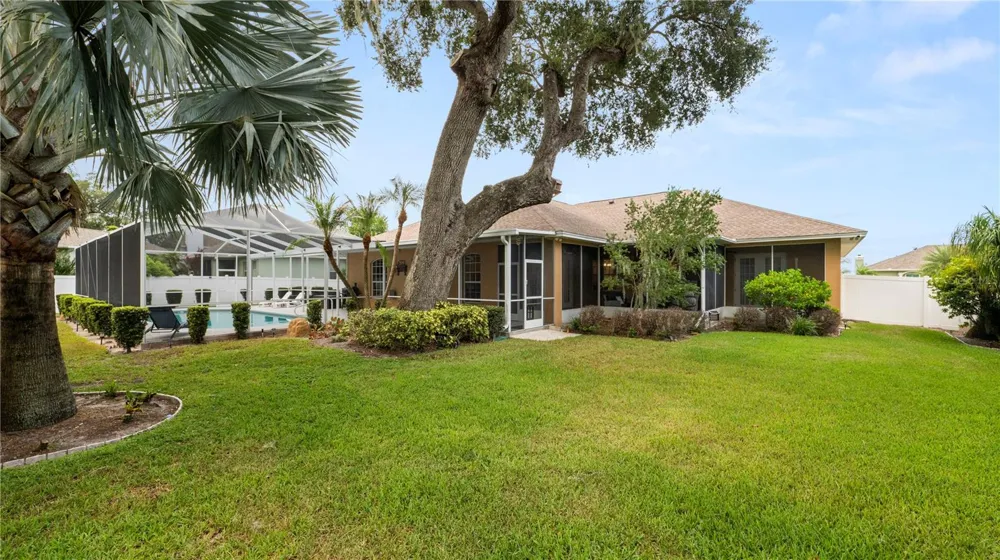 318 HAMILTON SHORES DRIVE NE Winter Haven, FL 33881