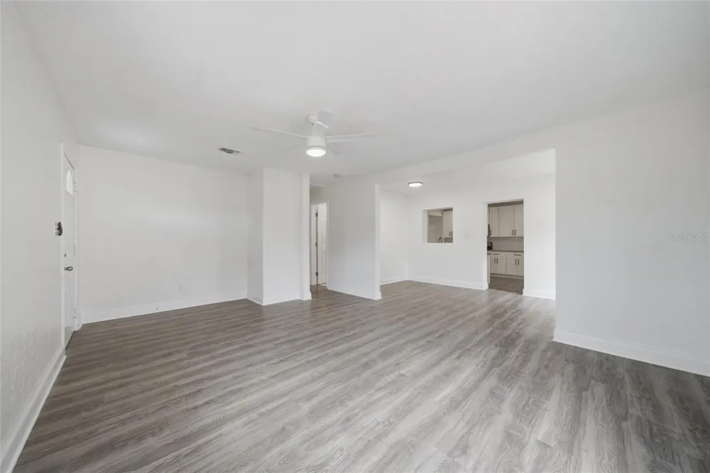 1763 30TH AVENUE St Petersburg, FL 33713