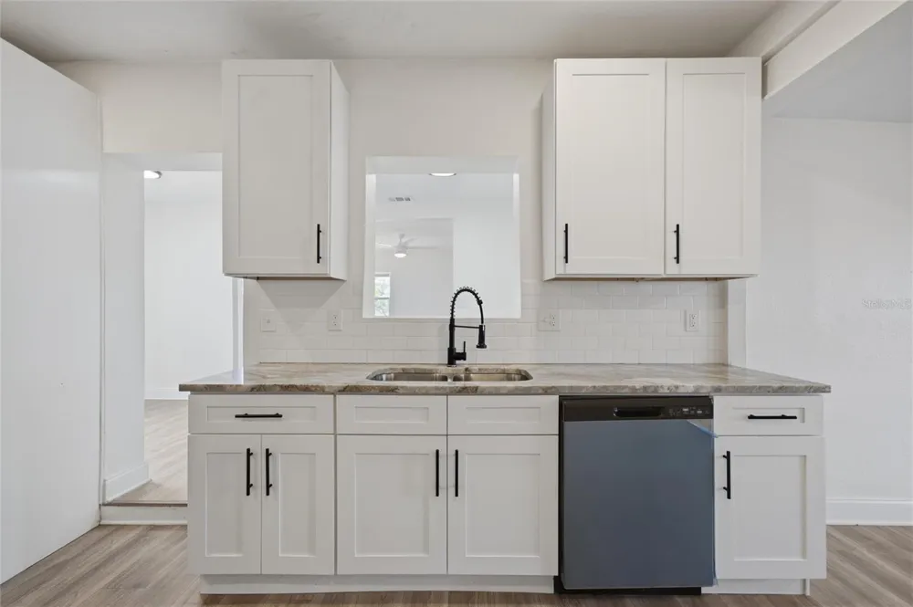 1763 30TH AVENUE St Petersburg, FL 33713