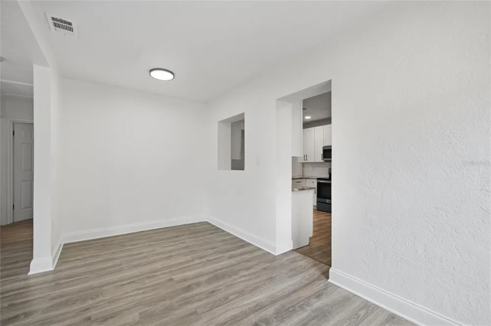 1763 30TH AVENUE St Petersburg, FL 33713
