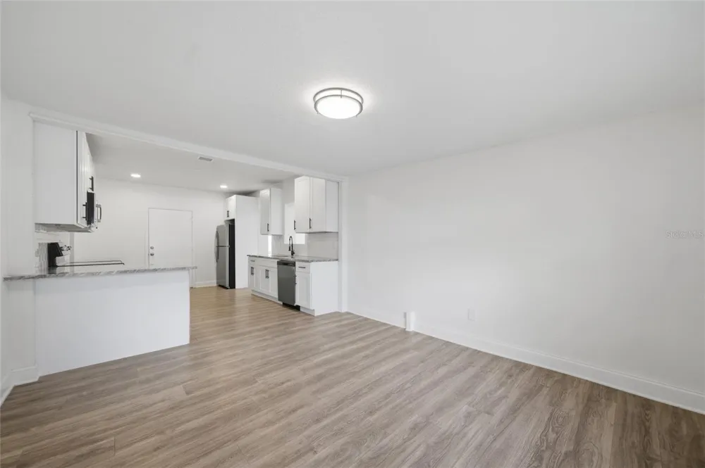 1763 30TH AVENUE St Petersburg, FL 33713