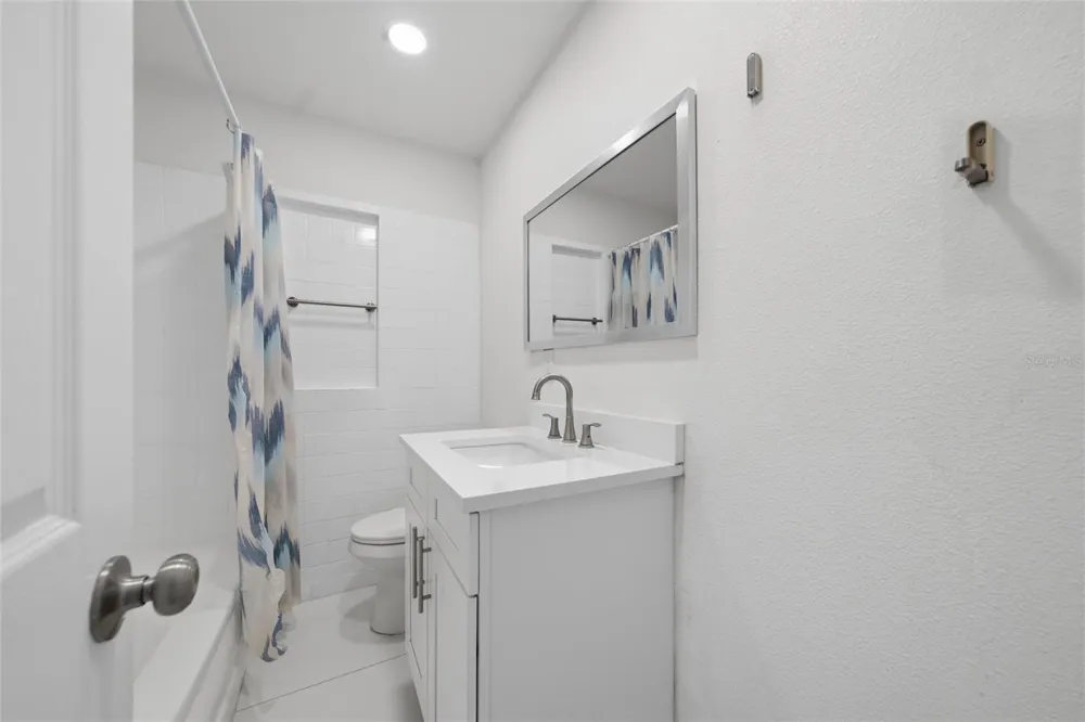 1763 30TH AVENUE St Petersburg, FL 33713