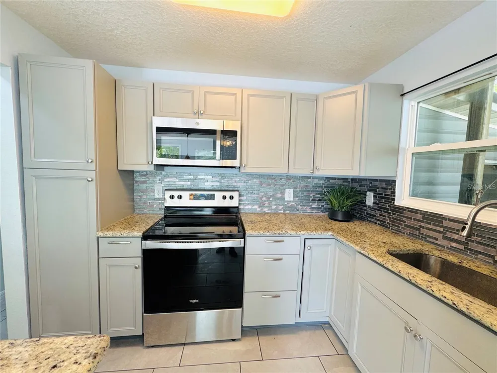 1683 FRICKE AVENUE Orlando, FL 32828