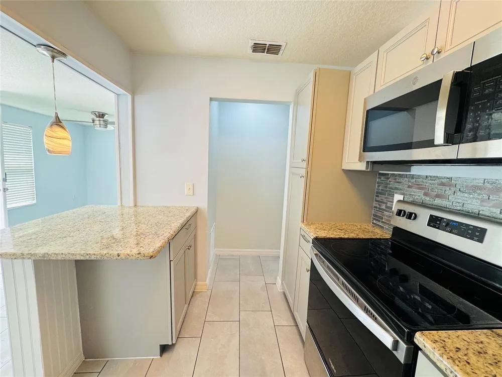 1683 FRICKE AVENUE Orlando, FL 32828