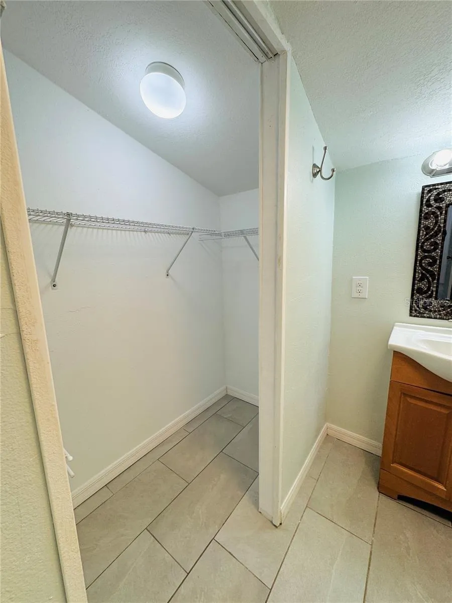 1683 FRICKE AVENUE Orlando, FL 32828