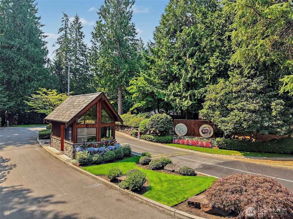 2235 Sahalee Drive E Sammamish, WA 98074