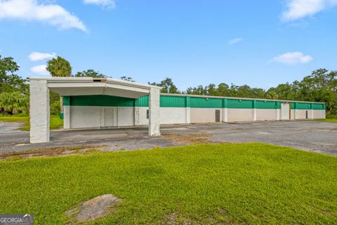 3811 Darien HWY