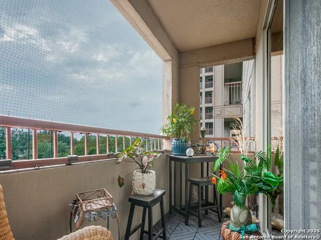 1 Towers Park Ln #316 San Antonio, TX 78209