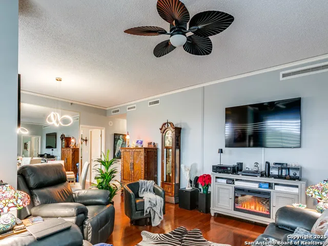 1 Towers Park Ln #316 San Antonio, TX 78209