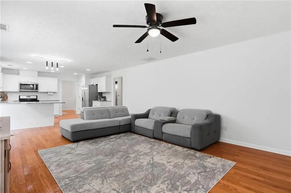 5492 Skylar Creek Lane Buford, GA 30518