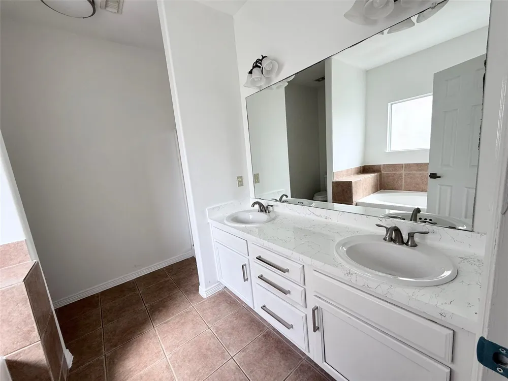 10023 Date Meadow Lane Tomball, TX 77375