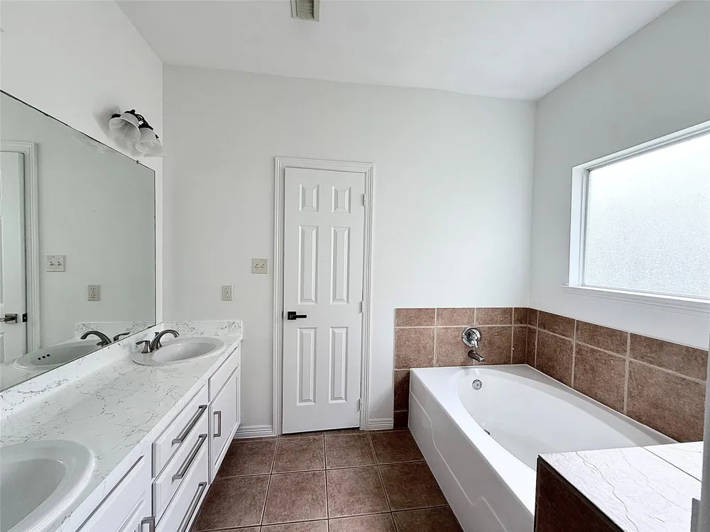 10023 Date Meadow Lane Tomball, TX 77375