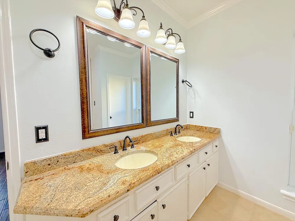 2210 Redcliff Drive Missouri City, TX 77489