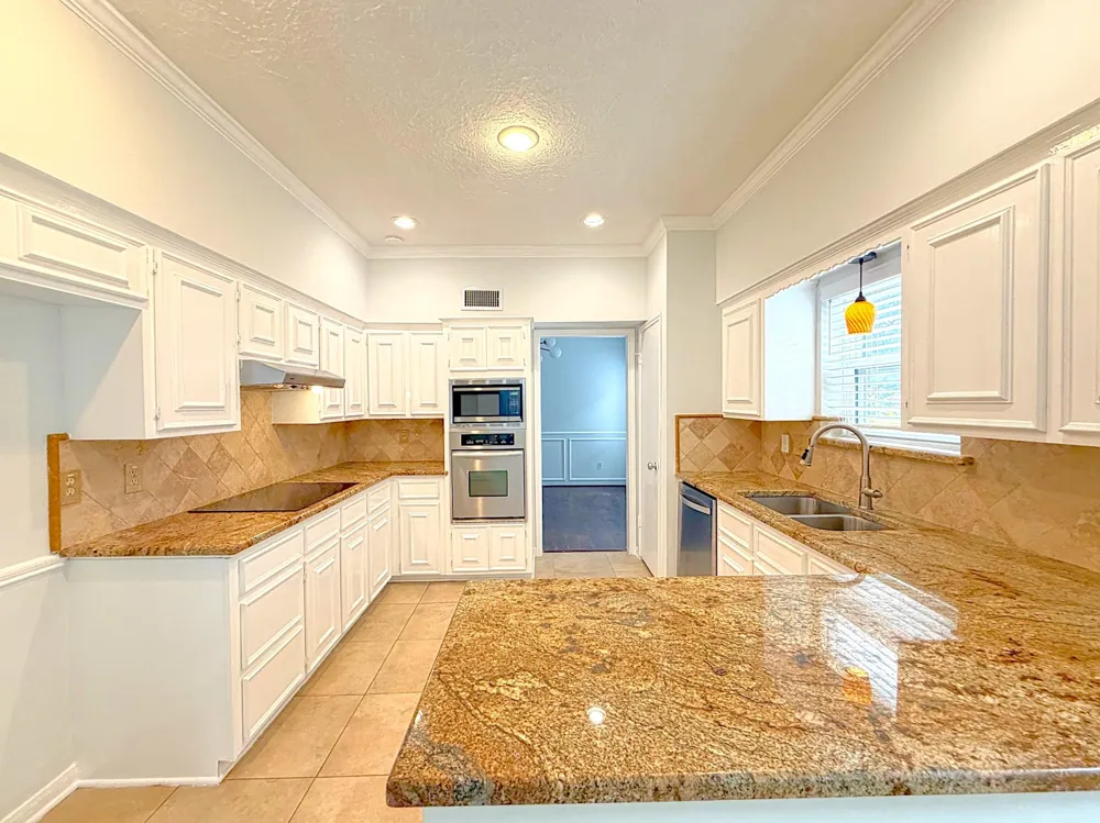 2210 Redcliff Drive Missouri City, TX 77489