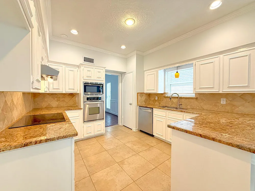 2210 Redcliff Drive Missouri City, TX 77489