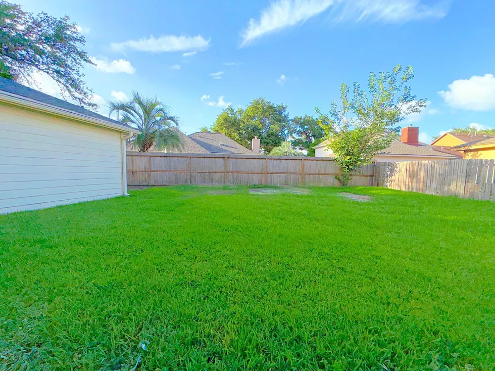 2210 Redcliff Drive Missouri City, TX 77489