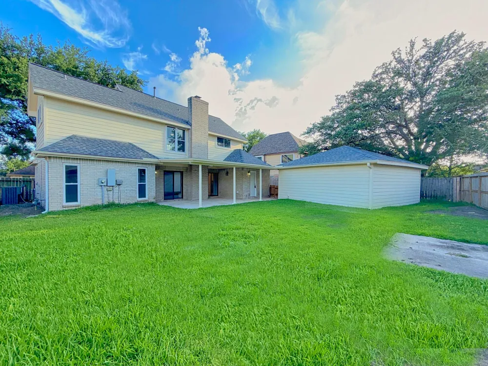 2210 Redcliff Drive Missouri City, TX 77489