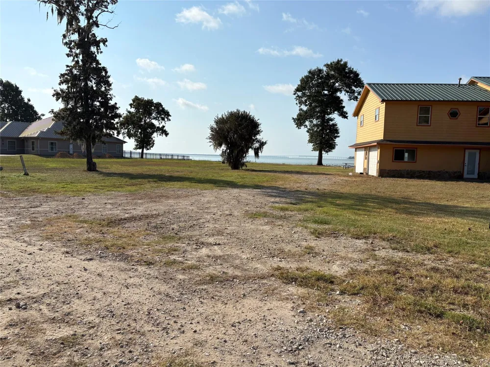245 Bridgewater Onalaska, TX 77360