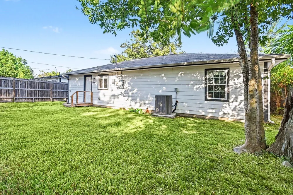 7346 Okinawa Road Houston, TX 77033