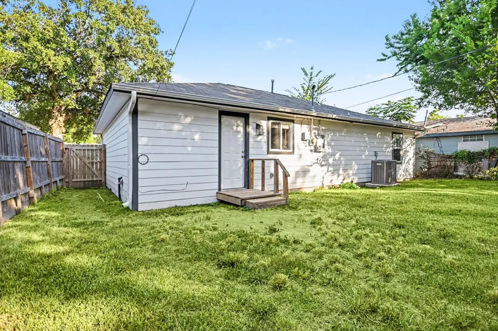 7346 Okinawa Road Houston, TX 77033