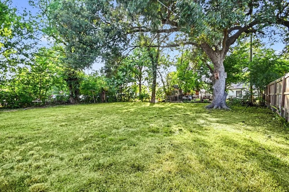 7346 Okinawa Road Houston, TX 77033