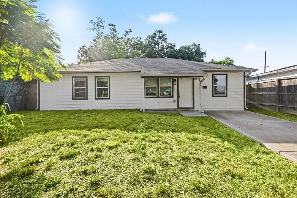 7346 Okinawa Road Houston, TX 77033