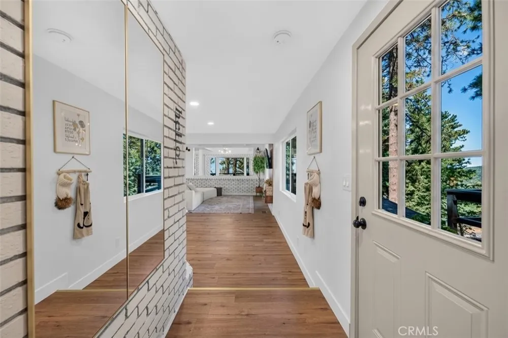30916 Glen Oak Running Springs, CA 92382