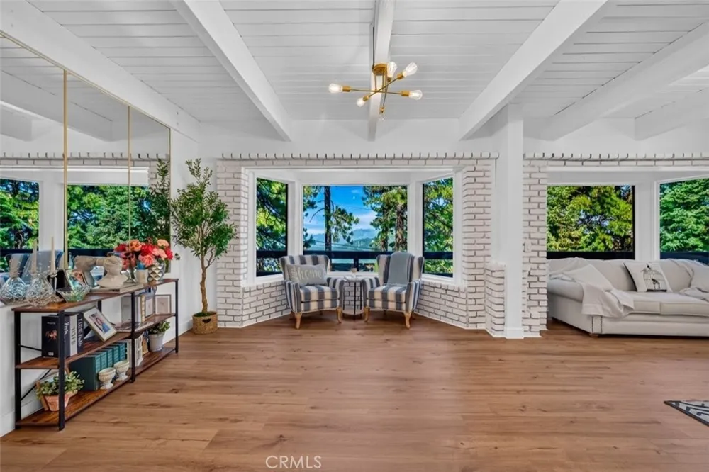 30916 Glen Oak Running Springs, CA 92382