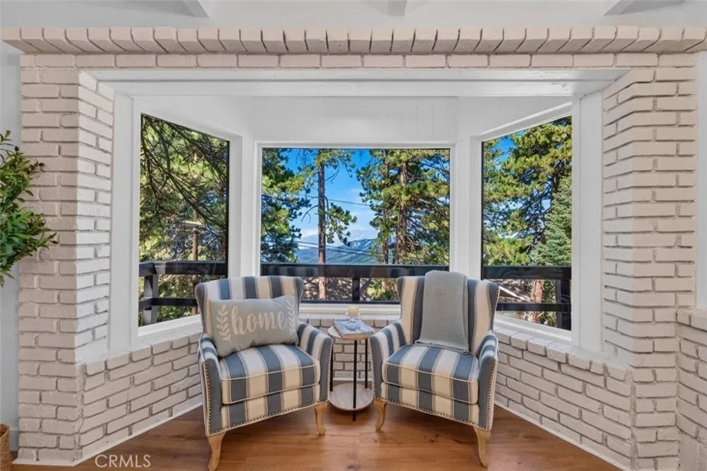 30916 Glen Oak Running Springs, CA 92382