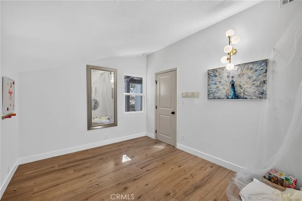 30916 Glen Oak Running Springs, CA 92382
