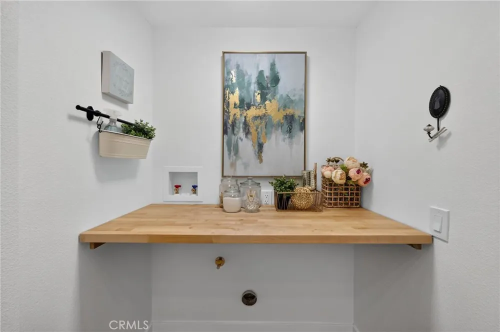 30916 Glen Oak Running Springs, CA 92382