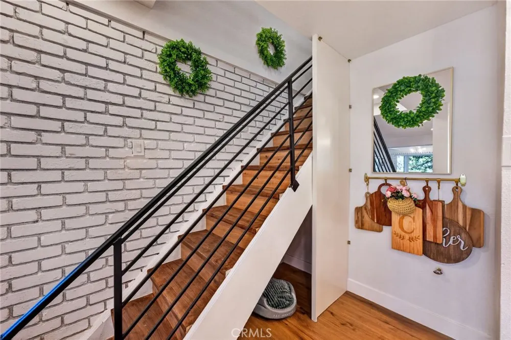 30916 Glen Oak Running Springs, CA 92382