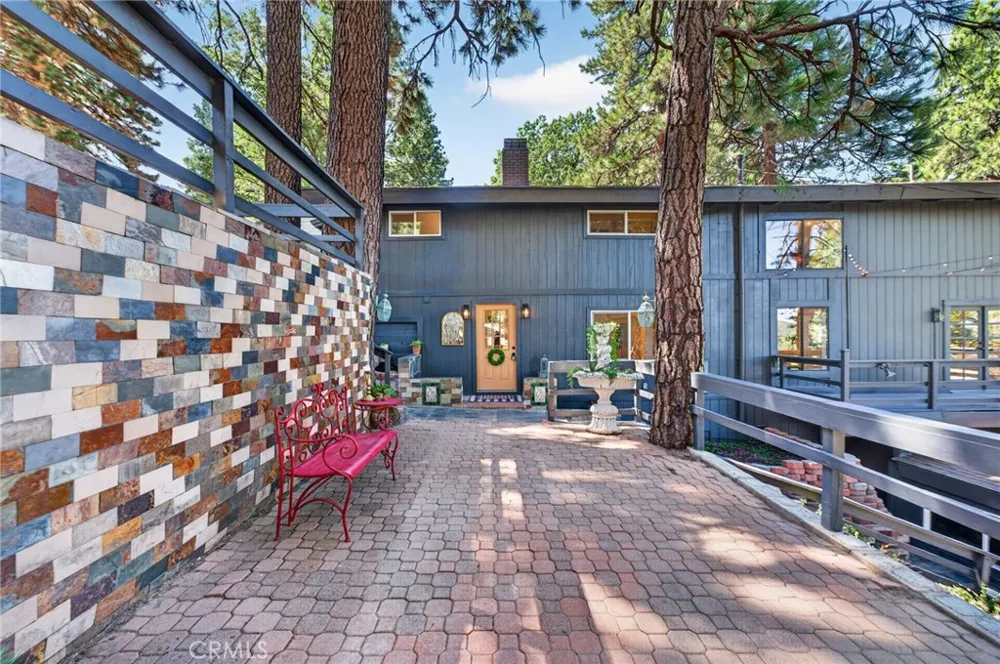 30916 Glen Oak Running Springs, CA 92382