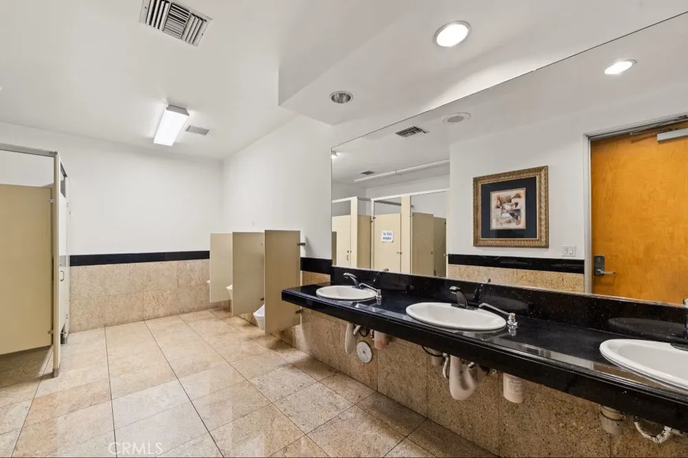 554 E San Bernardino #107 Covina, CA 91723