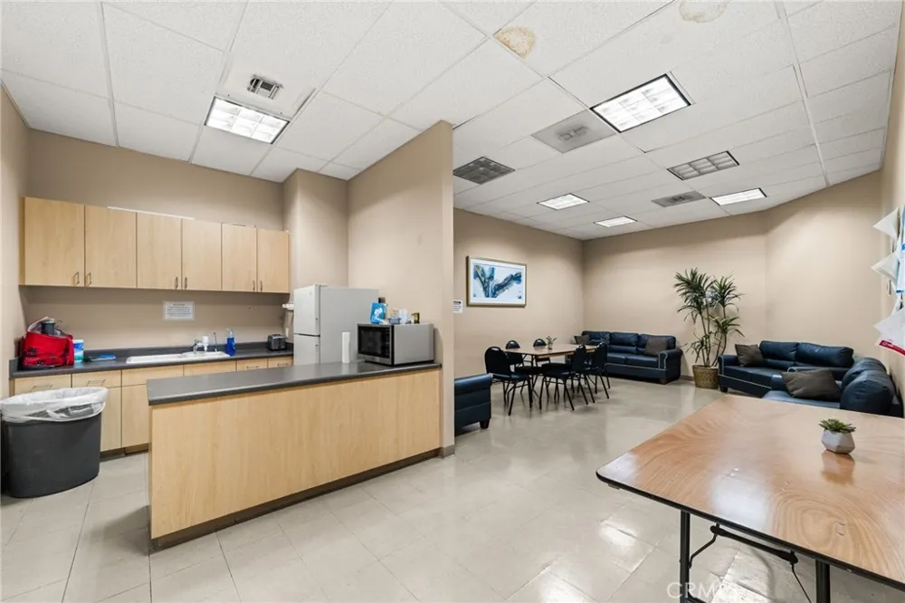 554 E San Bernardino #107 Covina, CA 91723