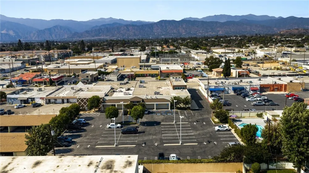 554 E San Bernardino #107 Covina, CA 91723
