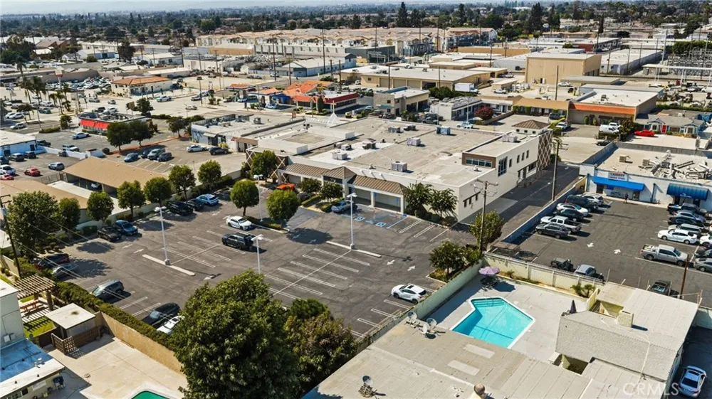 554 E San Bernardino #107 Covina, CA 91723
