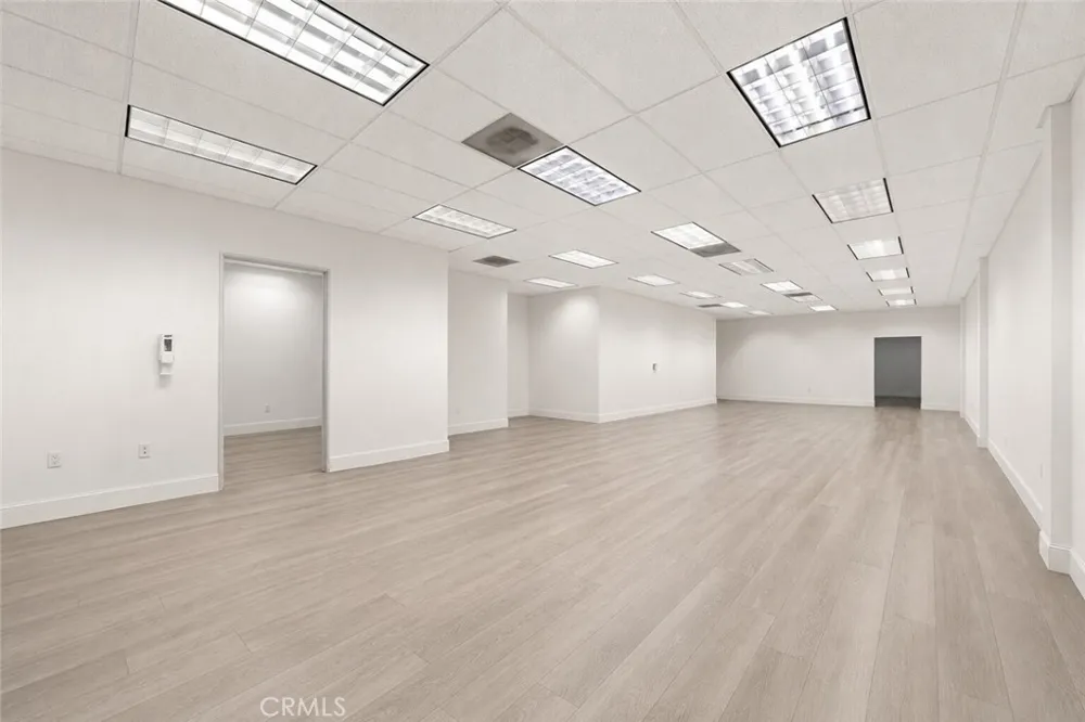 554 E San Bernardino #107 Covina, CA 91723