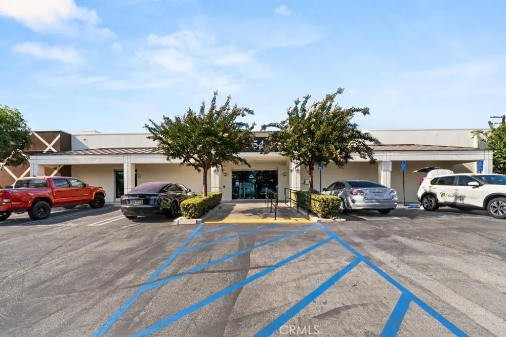 554 E San Bernardino #107 Covina, CA 91723
