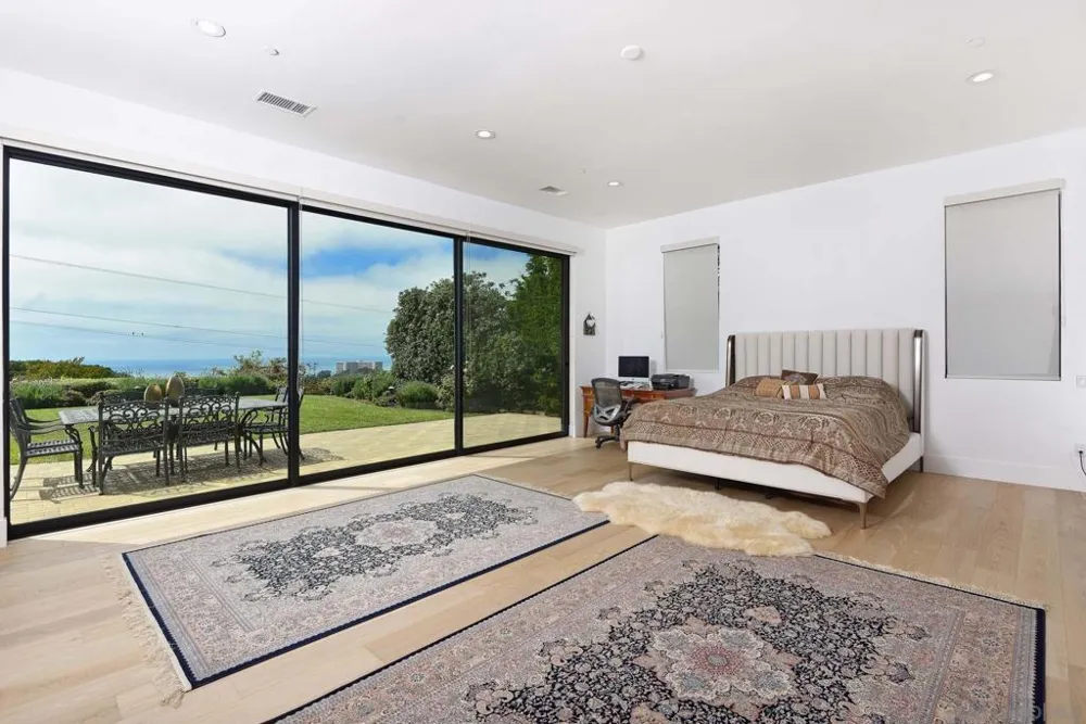 1168 Muirlands Vista Way La Jolla, CA 92109