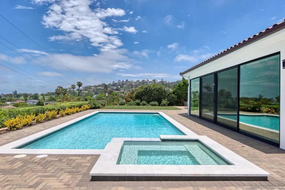 1168 Muirlands Vista Way La Jolla, CA 92109